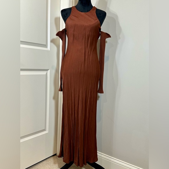 ZARA COMBINATION ARM WARMER
DRESS ✨EUC✨ 100% Viscose Main - Picture 3 of 16